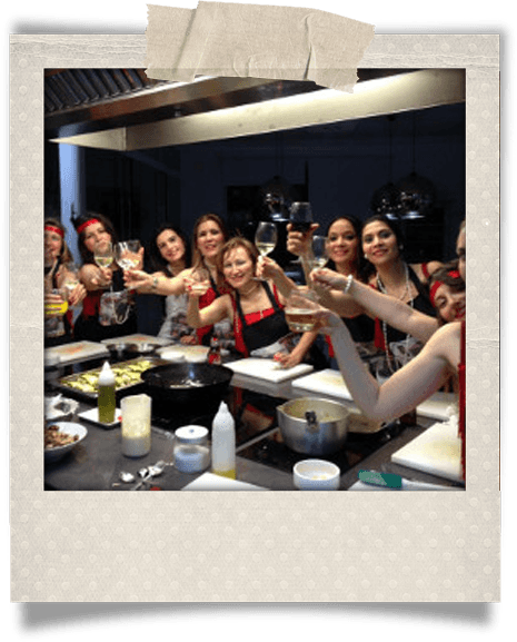 Chicas en un taller de cocina